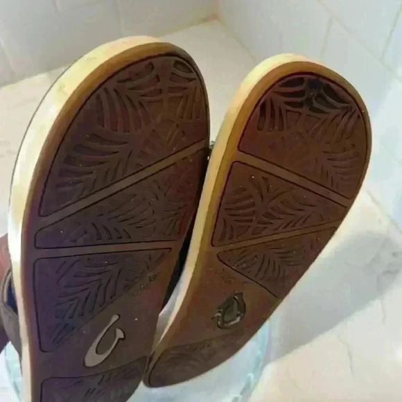 Olukai Women’s size 9 pre-owned - Picture 7 of 8